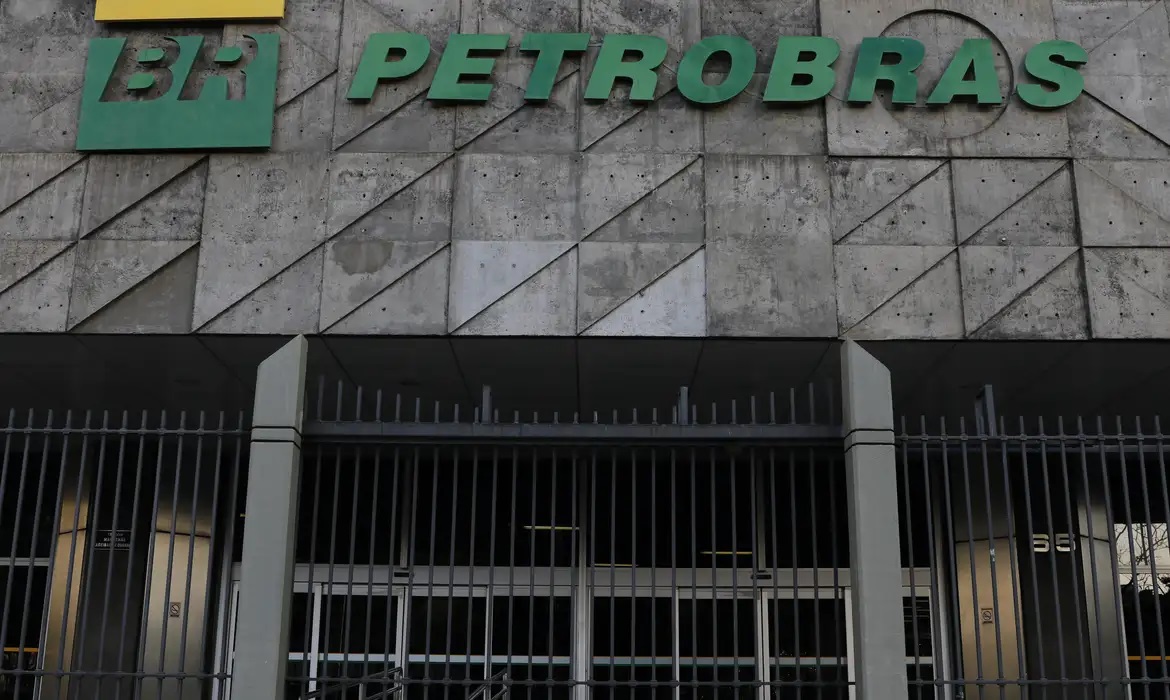 Petrobras lança concurso de nível técnico com reserva de 20% das vagas para PCD