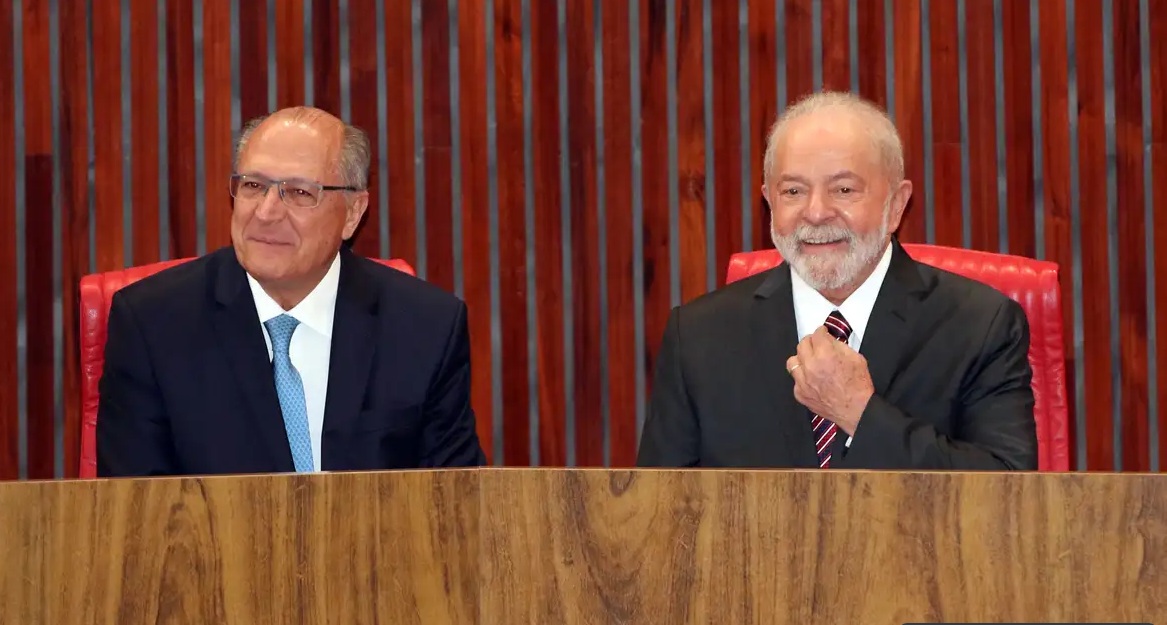 Lula e Alckmin em palanques diferentes em SP