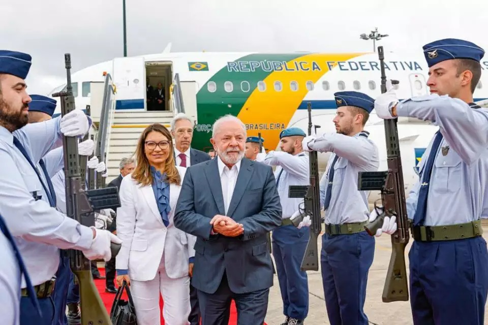 Gasto com viagens de Lula ao exterior sobe 76%; veja valores