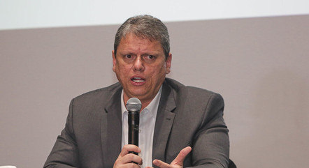 Governador de SP demite delegado e investigadores envolvidos com o PCC