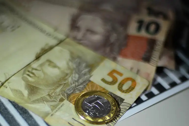 Dívida pública federal bate recorde e atinge R$ 6,33 tri em novembro