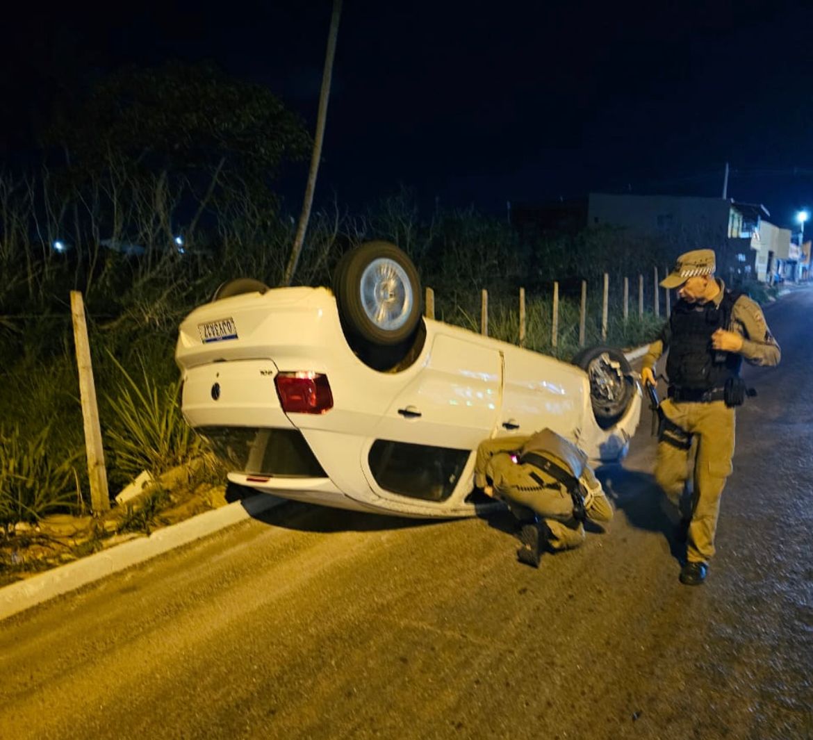 Motorista tenta fugir da lei seca em Natal, capota o carro e é preso no dia do aniversário