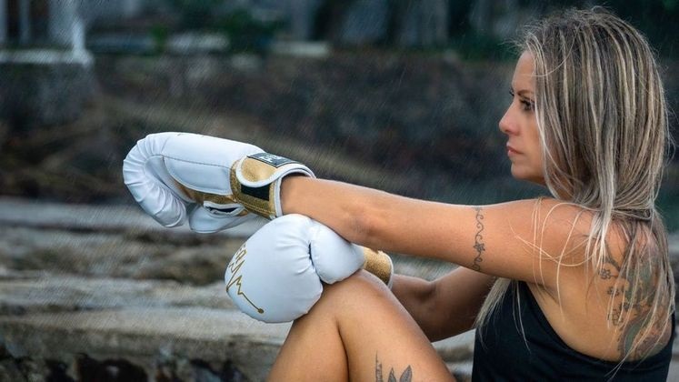 Mãe, bombeira e atleta: veja quem era a ex-lutadora de MMA que morreu em acidente de carro