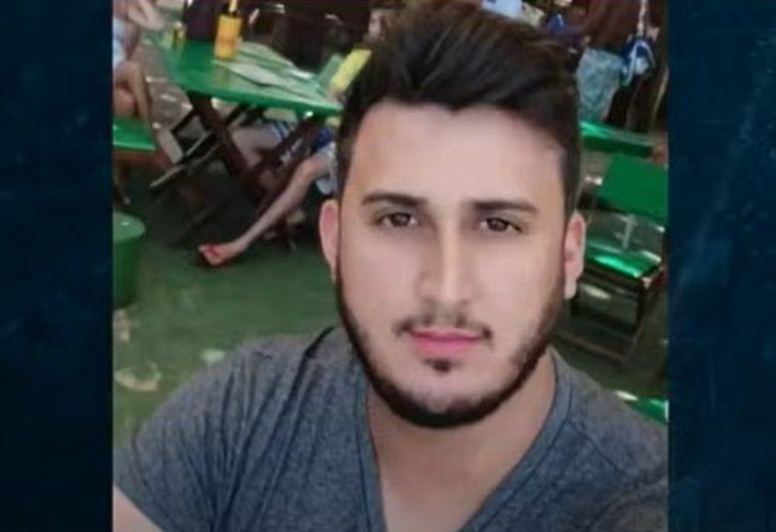 Homem entra em cascata luminosa e morre eletrocutado