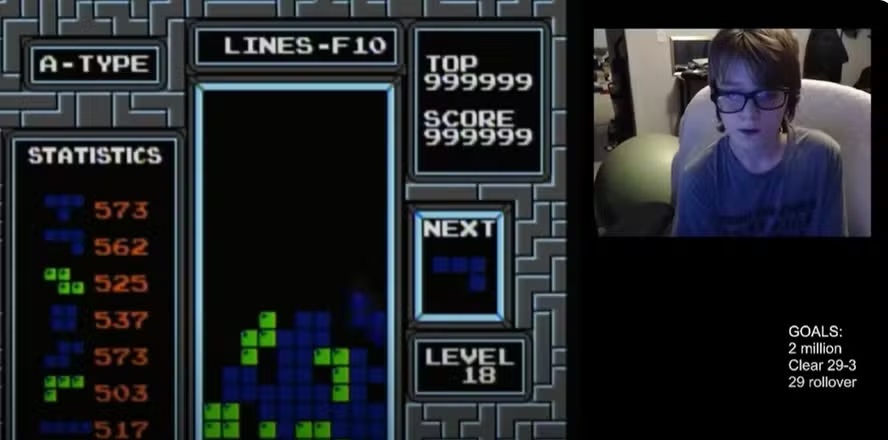 VÍDEO: Adolescente de 13 anos é a primeira pessoa a “zerar” Tetris
