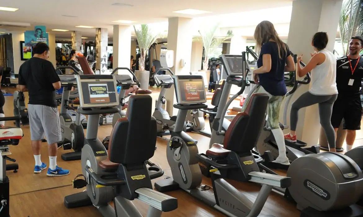 Confira dicas infalíveis para não abandonar a rotina de exercícios em 2024