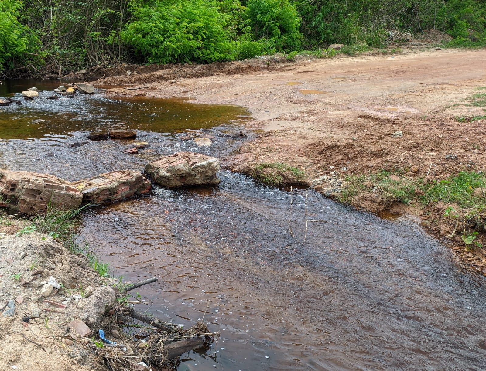 Moradores de Macaíba sofrem a 40 dias com interdição da Ponte do Vigário sem respostas da Prefeitura