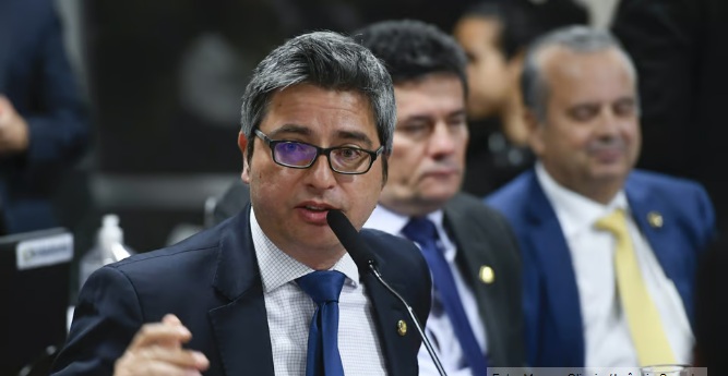 Líder do PL contradiz Pacheco e fala em devolução de MP