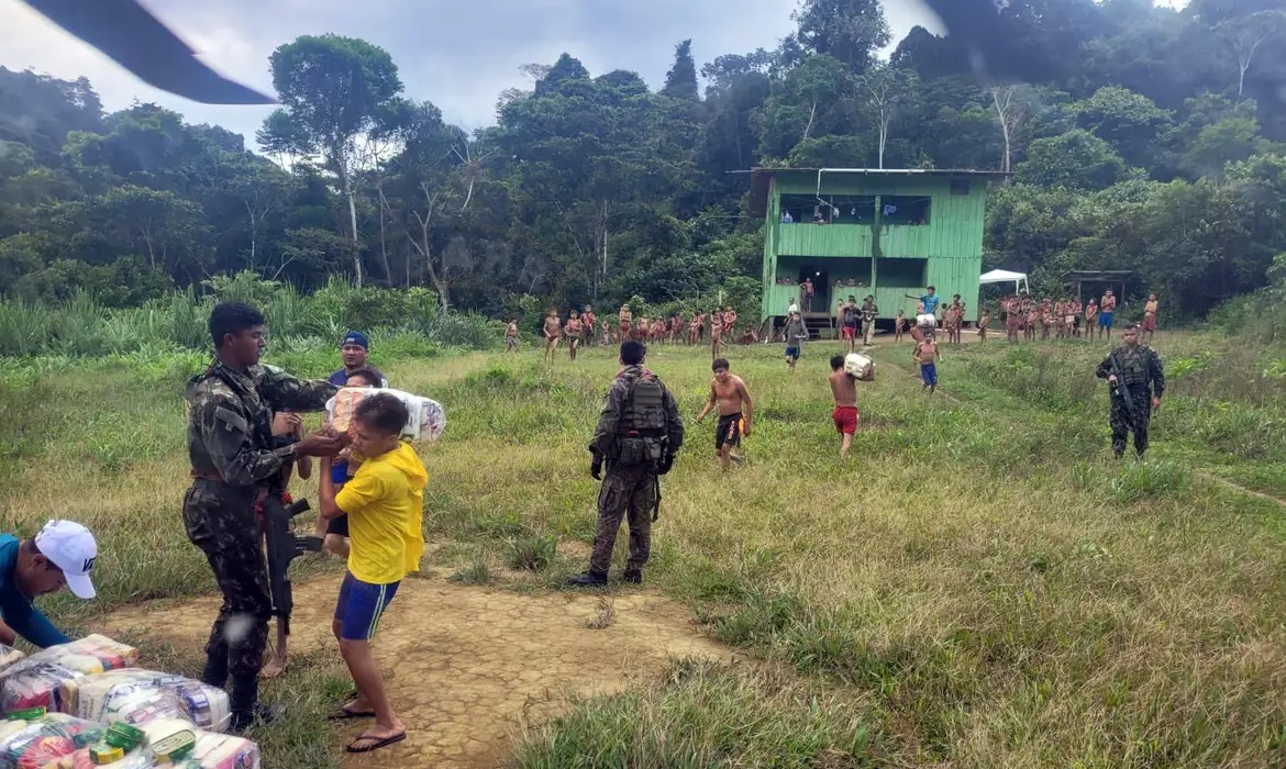 Um ano após Lula decretar emergência, terra Yanomami tem retorno do garimpo, desnutrição, avanço da malária e mortes