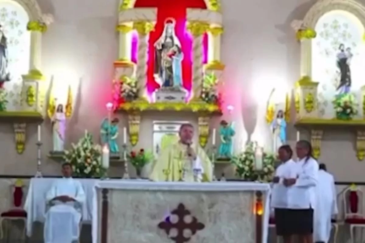 VÍDEO: Padre pede desculpas após chamar casal de “pobre” em Sergipe; assista