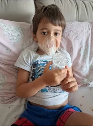 Menino de 5 anos tem só 8 meses para tomar remédio de R$ 15 milhões que pode salvá-lo