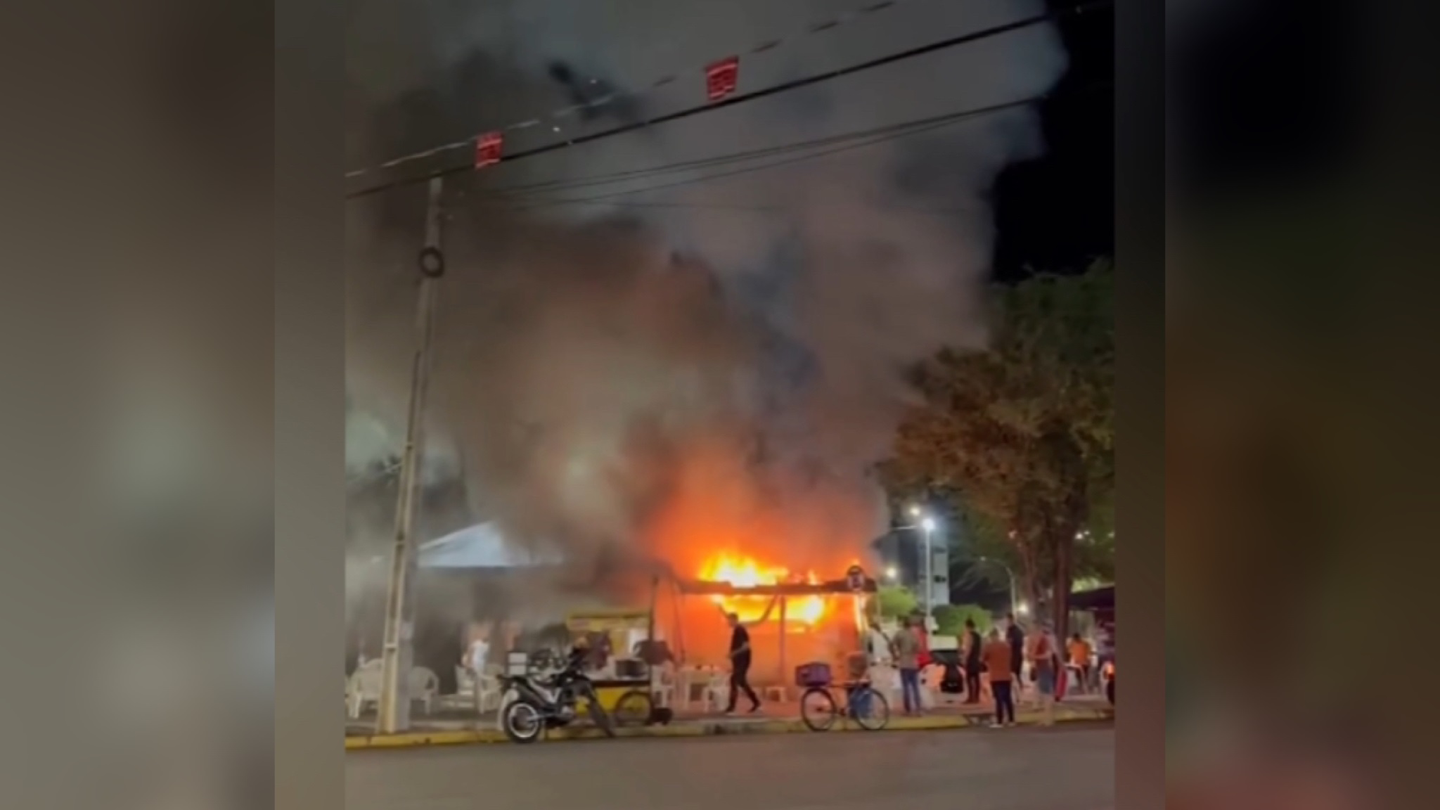 Incêndio destroi trailer no Centro de Mossoró