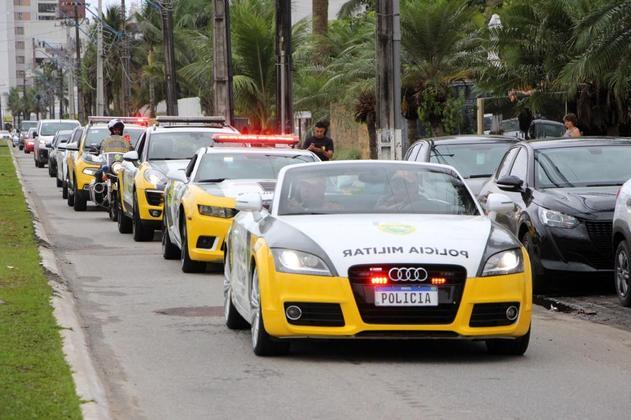 PM tira Audi TT, Camaro e Porsche Macan do tráfico, customiza e põe para vigiar ruas