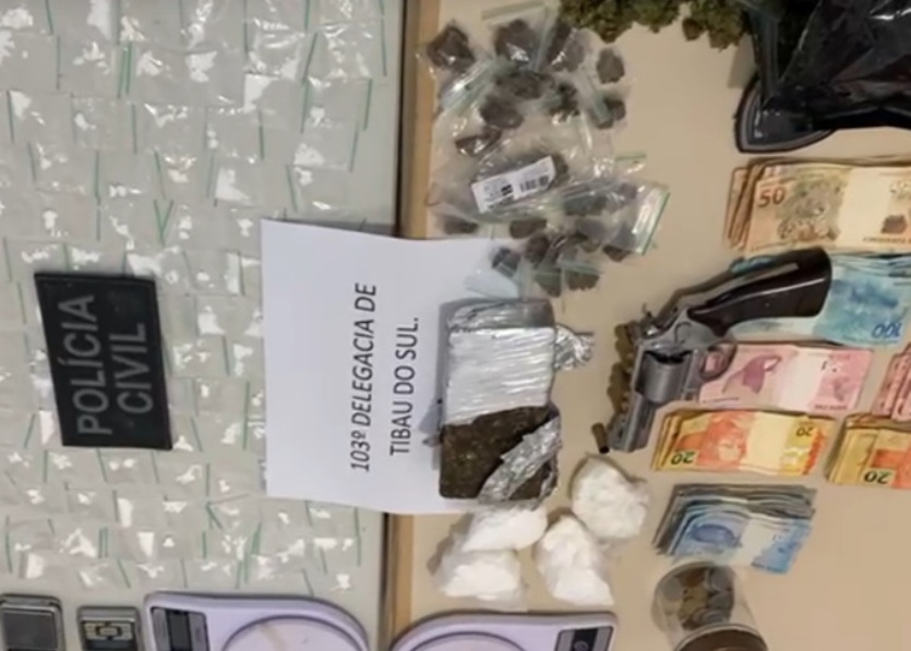 Polícia prende três suspeitos de tráfico com 183 pacotes de cocaína em Pipa