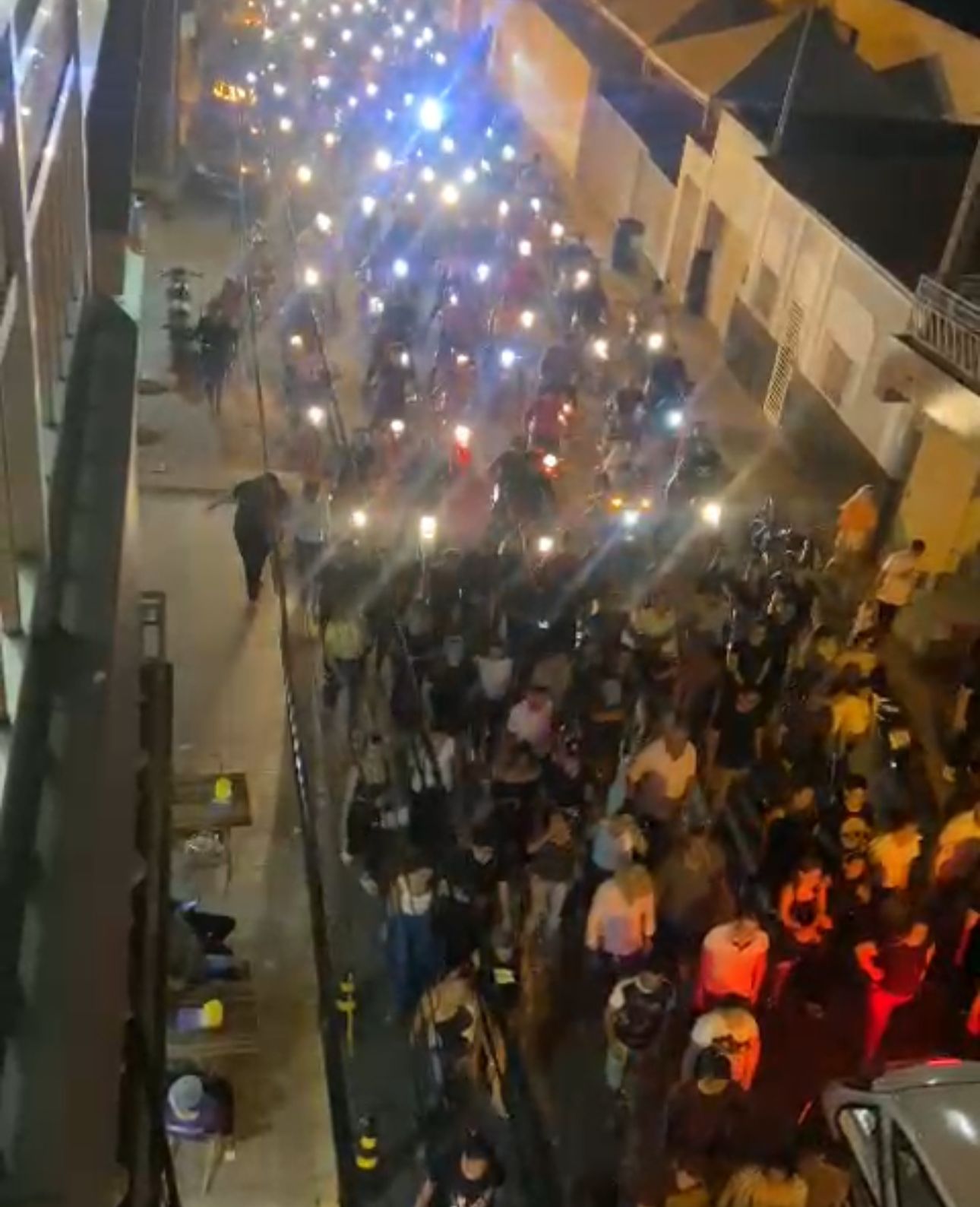 Multidão se despede de vítimas de acidente na divisa do RN e CE