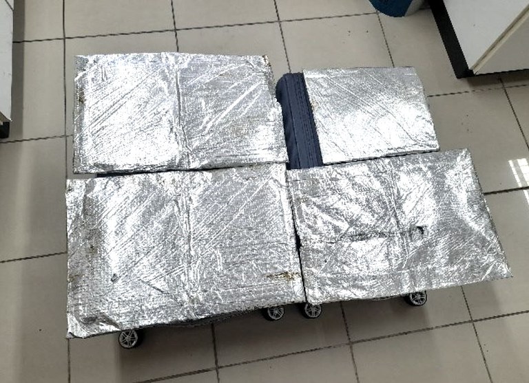 PF prende passageiro com quase 10kg de cocaína no aeroporto de Natal