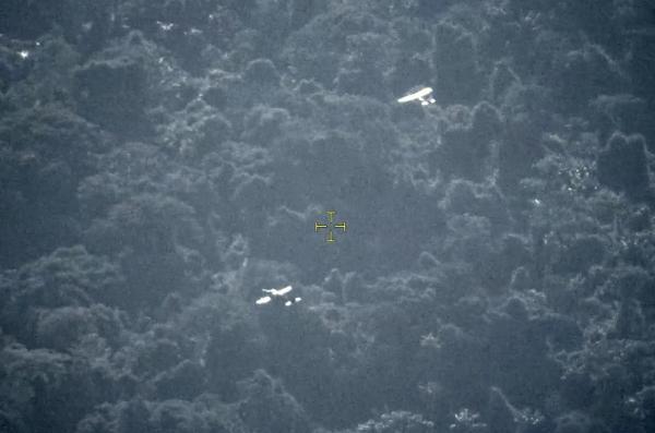 VÍDEO: FAB intercepta aeronave e faz disparos em Zona de Identificação de Defesa Aérea