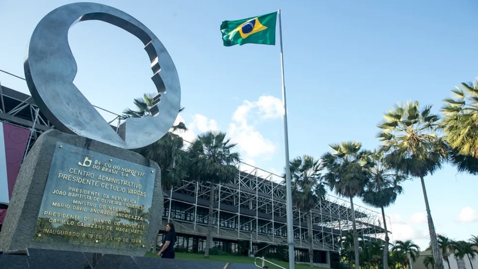 Banco do Nordeste abre inscrições para concurso com 410 vagas de nível médio; salário é de R$ 3,7 mil