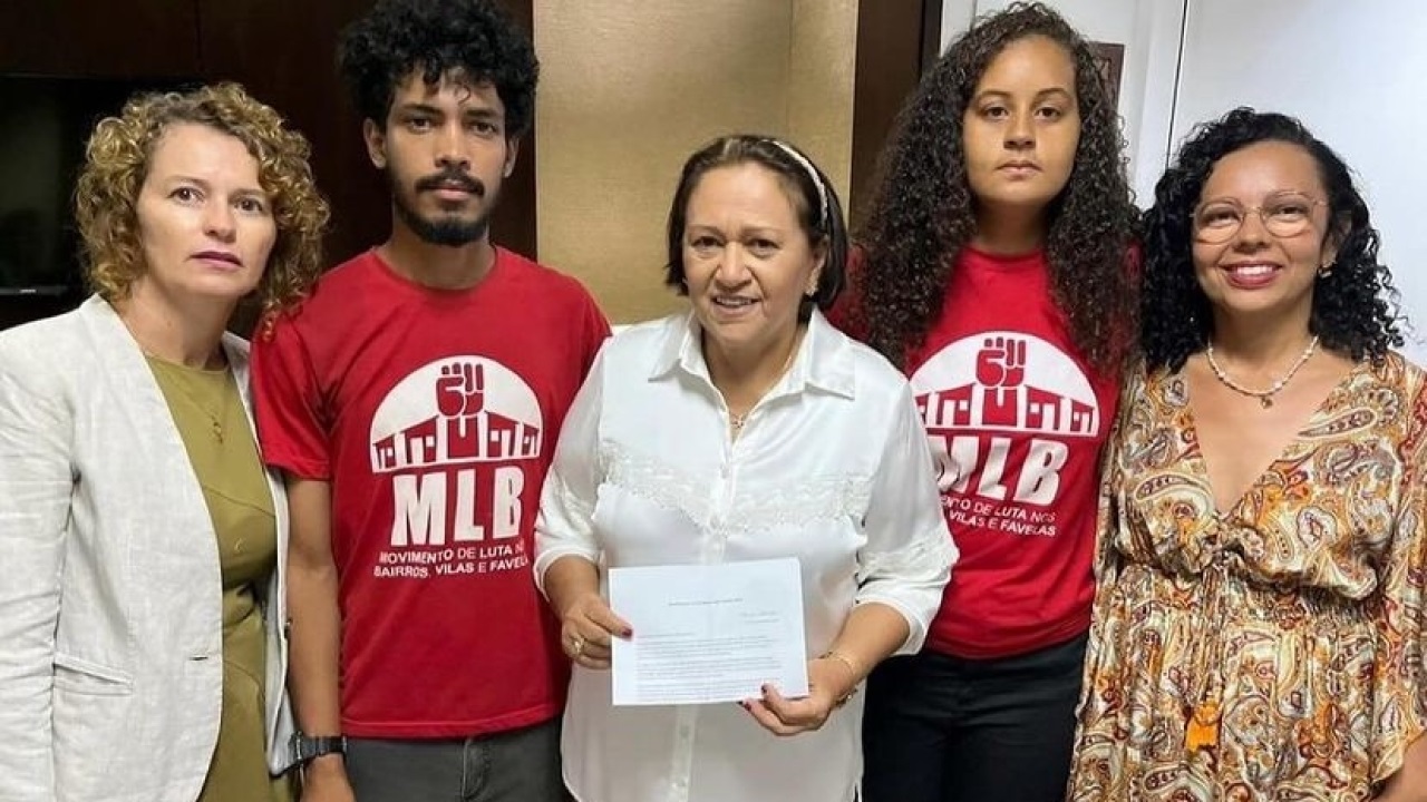 Fátima Bezerra e deputadas do PT recebem invasores de terreno em Natal