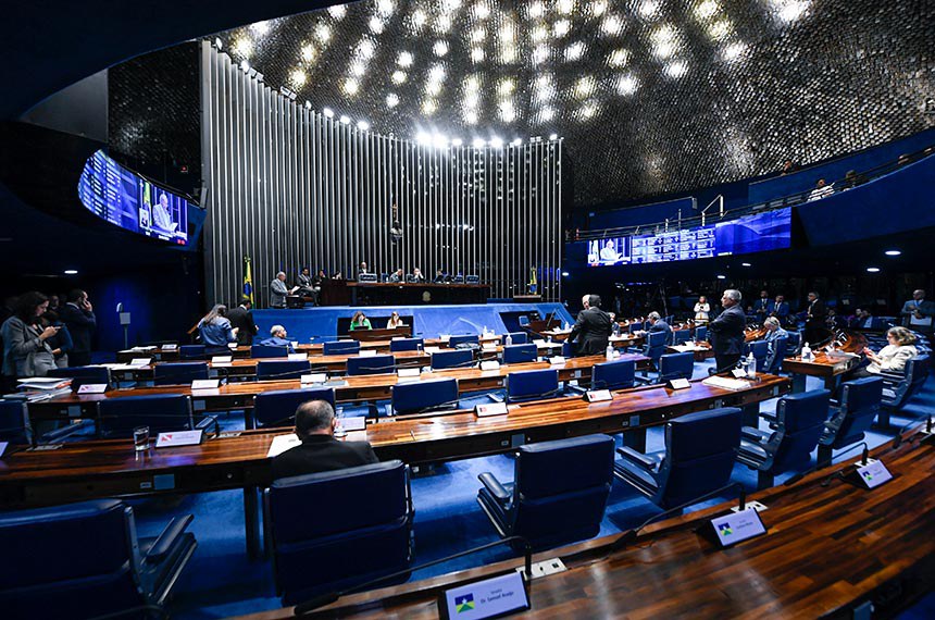 Comissão do Senado aprova projeto que acaba com "saidinha" de presos em feriados
