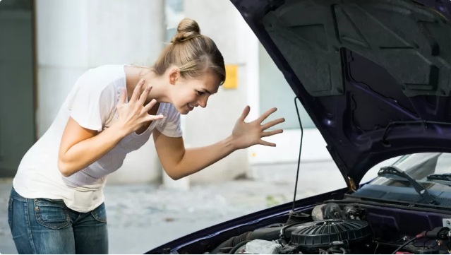 Carro sabotado: como funciona golpe que faz você virar alvo de assaltantes