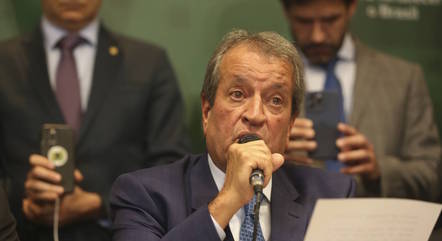 Sem permissão para pagar fiança, Valdemar Costa Neto é transferido para a carceragem da PF
